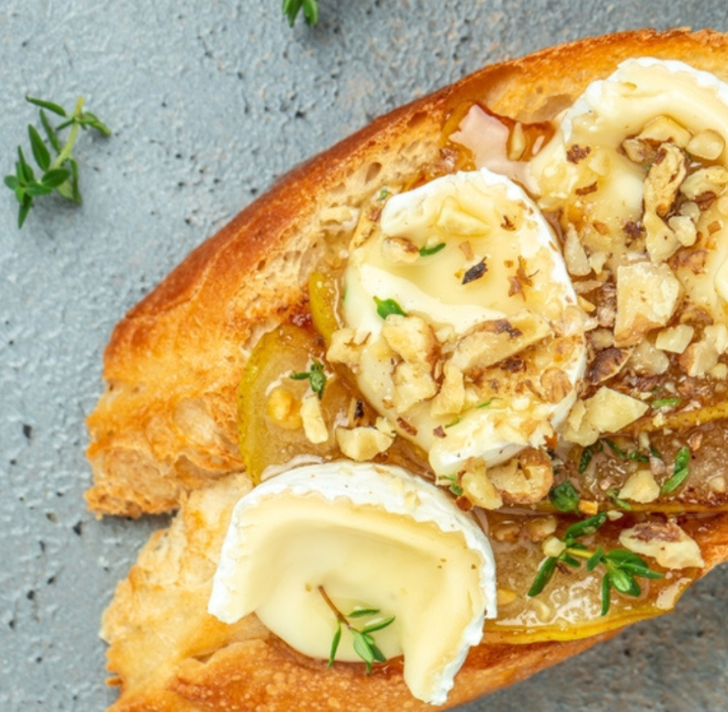 Recette de tartine chèvre, miel et noix ⁣ ⁣