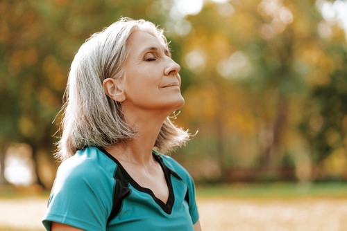 Breathwork : la méthode révolutionnaire qui libère les émotions enfouies grâce à la respiration
