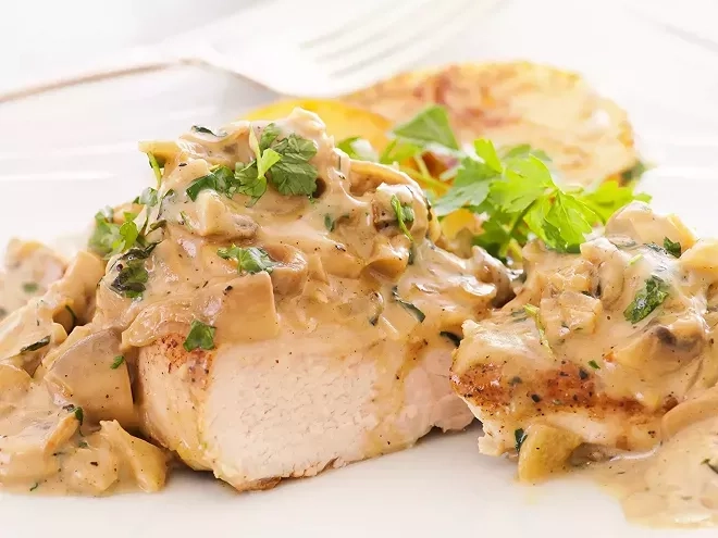 Poulet façon Vallée d’Auge : la recette gourmande venue de Normandie