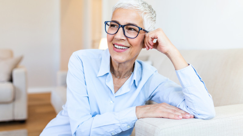Cheveux courts après 50 ans : quelle coiffure adopter ?