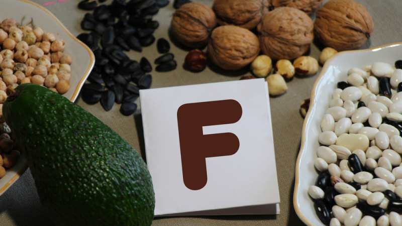 Manque de vitamine F : quels sont les signes à surveiller ?