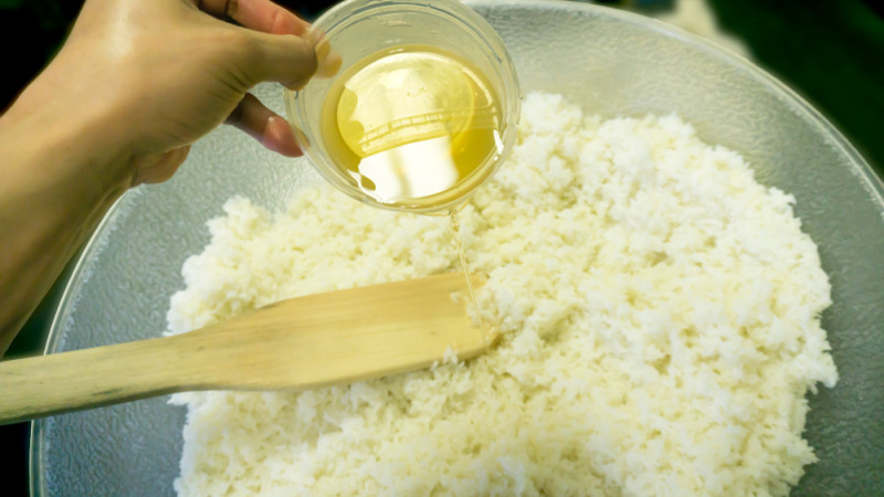 Pourquoi mettre du vinaigre dans le riz ?