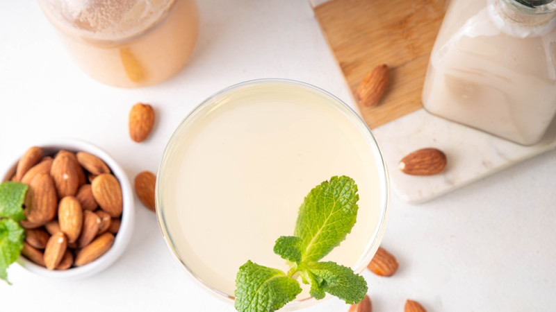 Le sirop d’orgeat : bienfaits, calories et utilisation en cuisine