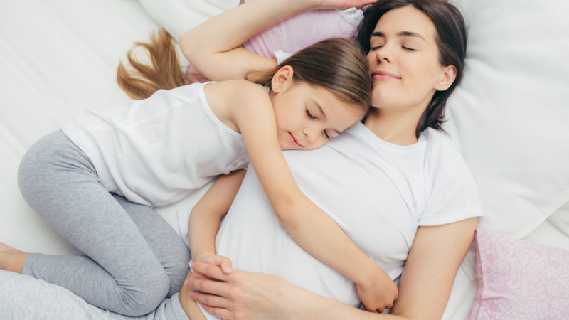 Faut-il arrêter de dormir avec son enfant ?