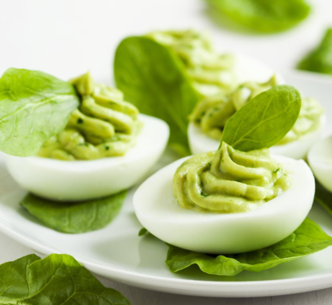 Recette d'oeufs mimosa à l'avocat 