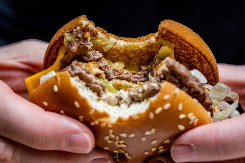 Recette du Big Mac maison : réalisez ce célèbre burger chez vous