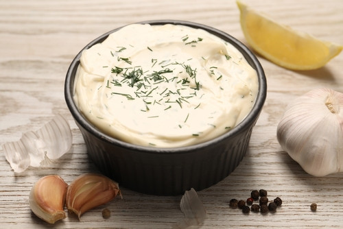 Recette de crème d’ail rôti : une douceur savoureuse pour vos plats
