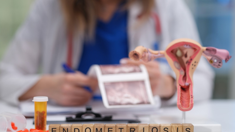 5 étirements pour soulager l’endométriose
