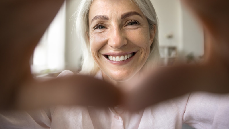 Comment colorer ses sourcils blancs ?