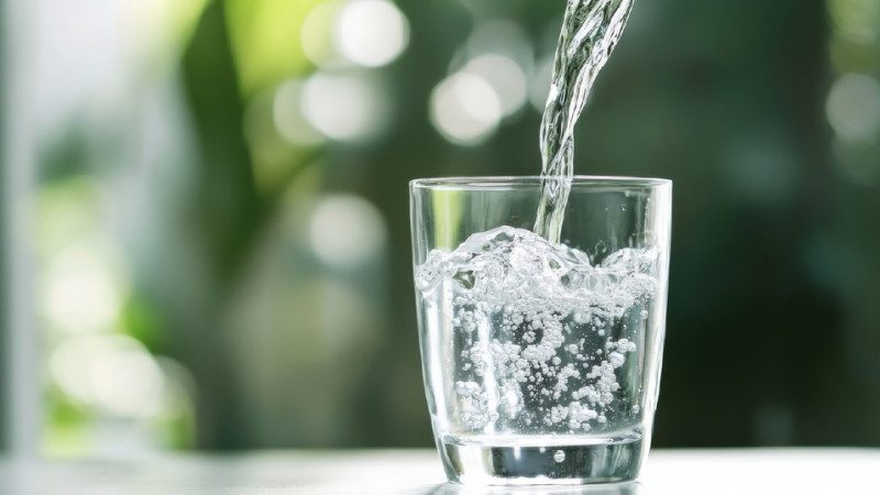 Quelle eau facilite le transit intestinal ?