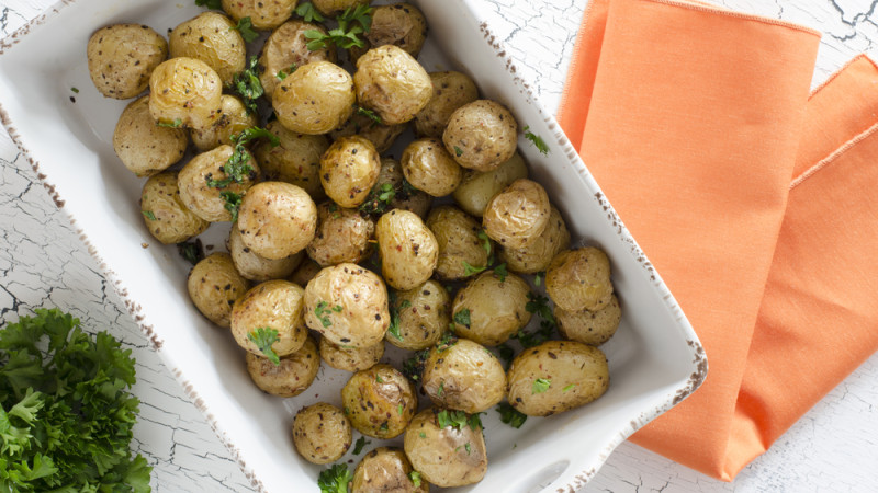 Comment faire cuire des pommes grenailles au four ?