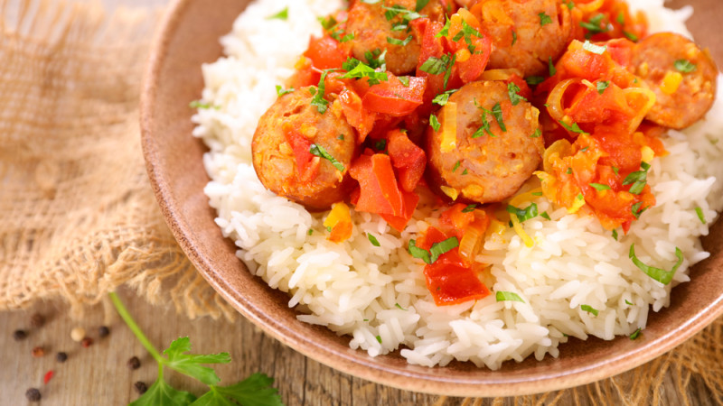 Comment faire un rougail saucisse léger ?