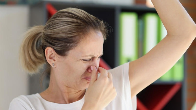 Attention : ces odeurs corporelles peuvent cacher un souci de santé