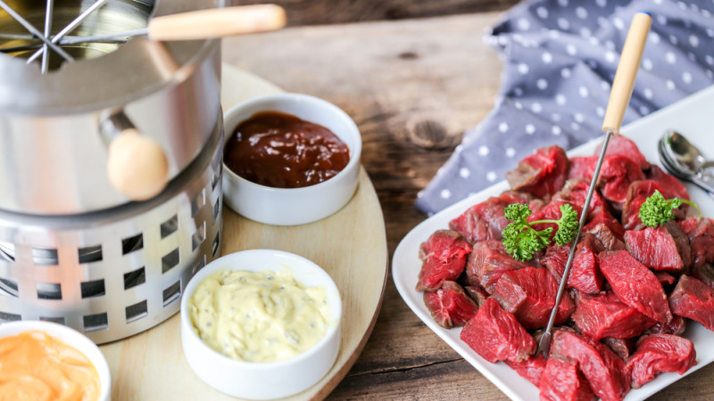 Qu'est-ce qu'on peut manger avec une fondue bourguignonne ?