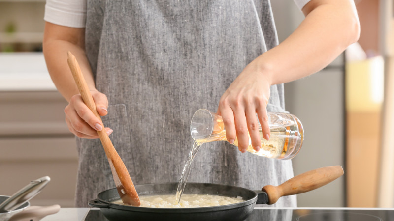 Par quoi remplacer le vin blanc dans un risotto ?