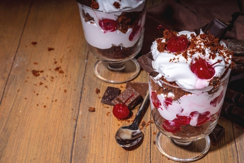 Recette de trifle aux cerises : un dessert élégant, frais et facile