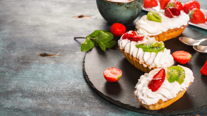 Comment décorer un gâteau avec de la chantilly ?
