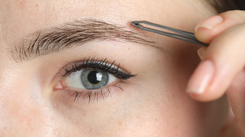 Quelle forme de sourcil parfaite pour votre visage ?