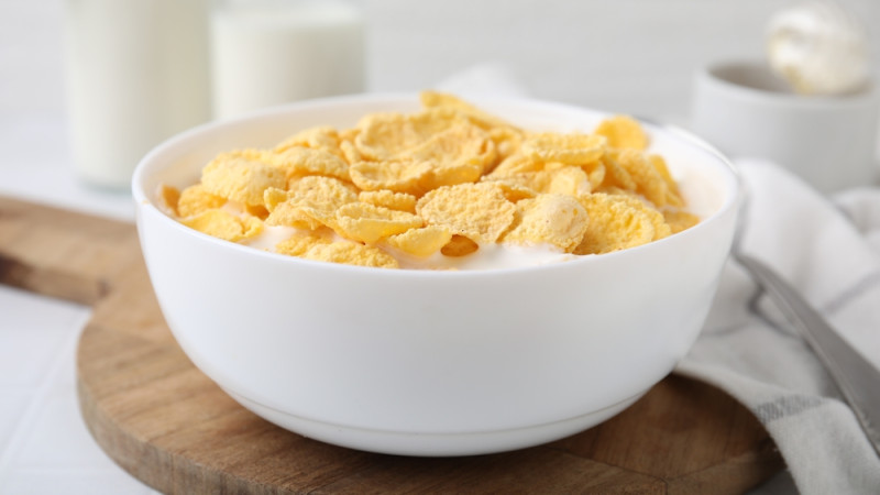 Petit-déjeuner : lait ou céréales en premier ?