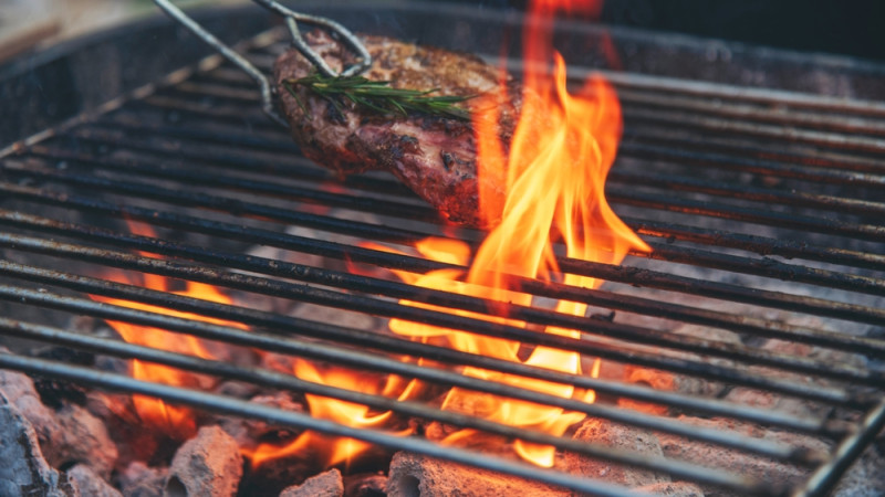 Comment cuire une côte de bœuf au barbecue à la perfection ?