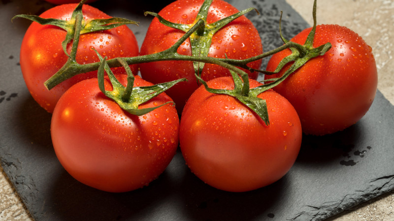 Manger la peau de la tomate : bonne ou mauvaise idée ?