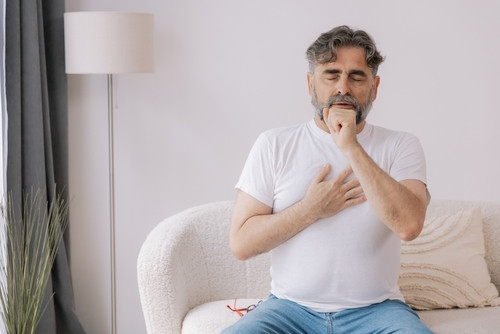 Toux en été : les causes fréquentes et comment y remédier