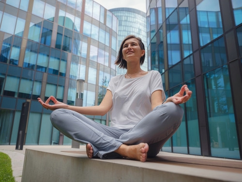 Les meilleurs exercices à faire entre deux réunions pour rester en forme