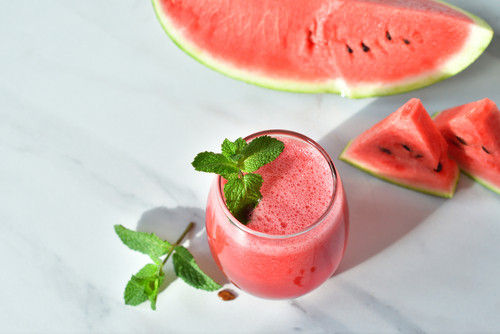 10 recettes de jus rafraîchissants quand il fait chaud