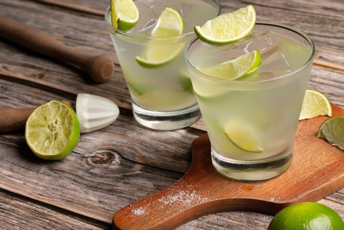 Recette de Caipirinha, le cocktails Brésilien rafraîchissant