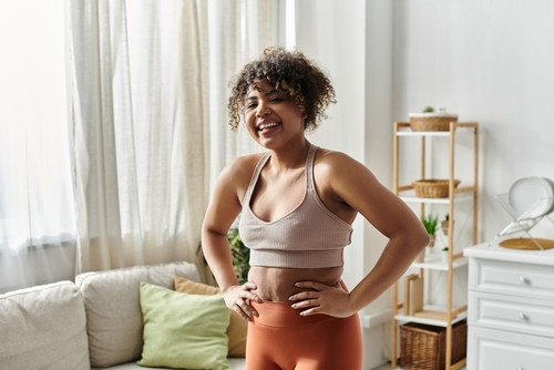 "Avec CROQ, je me remets en forme à la maison sans sacrifier ma vie de famille" – Le témoignage de Samia, jeune maman active et motivée