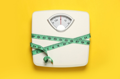“Je ne cuisinais jamais, j’étais accro à la junk food… Aujourd’hui j’ai perdu 28 kilos et je me sens renaître”