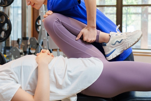 5 gestes recommandés par les kinés pour maigrir des jambes 