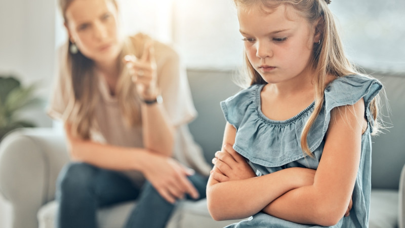 À partir de quel âge un enfant comprend quand on le gronde ?