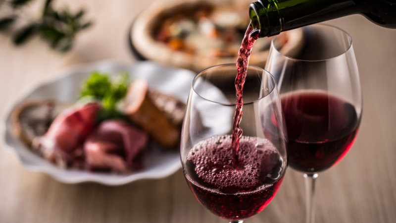 Par quoi remplacer le vin rouge dans une sauce ?
