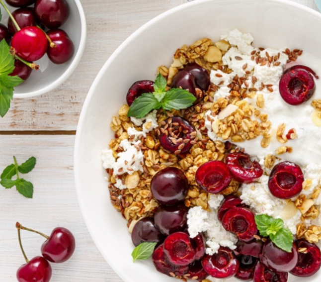 Recette de granola au fromage blanc et cerise