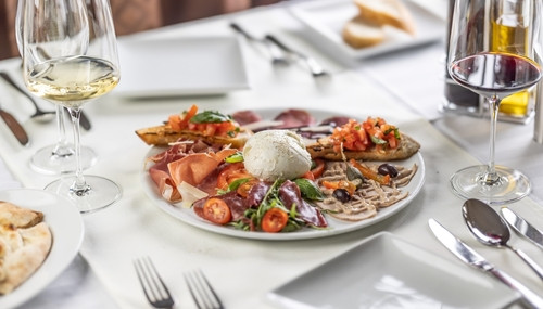 10 recettes d’antipasti : l’art de l’apéritif à l’italienne