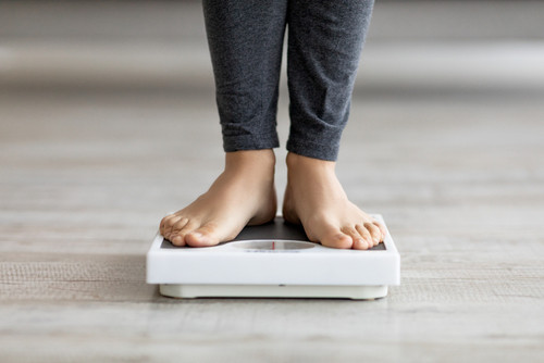 "La ménopause m’a fait prendre 12 kilos… Avec CROQ, j’en ai déjà perdu 9 !"