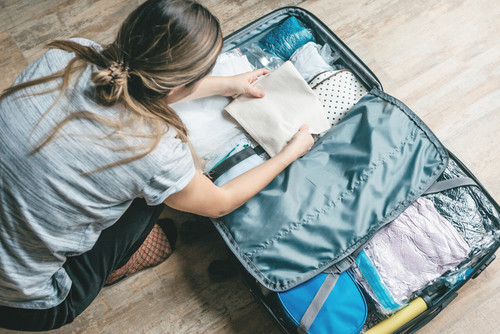 Adieu le stress des valises : découvrez la méthode 333 pour voyager léger