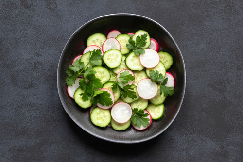 Radis ou concombre : lequel est le plus sain ? Le comparatif pour faire le bon choix