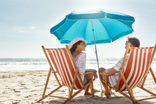Peut-on attraper un coup de soleil sous un parasol ?