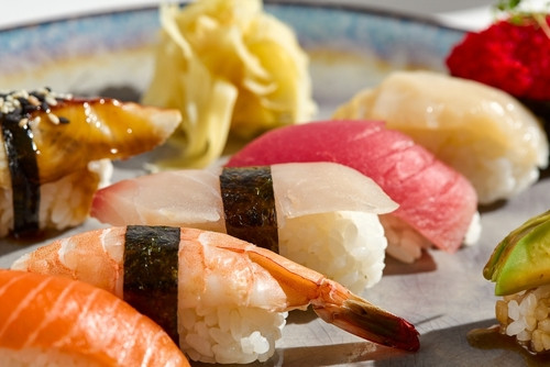 Qu’est-ce qu’on peut mettre dans des sushis ?