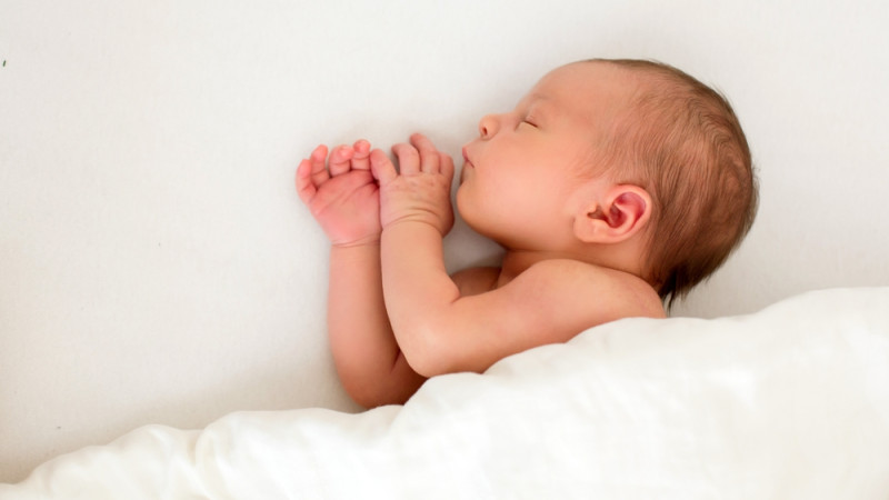 Combien de temps un bébé doit dormir ?