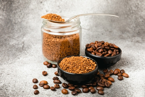 Quelle est la différence entre café soluble et moulu ?