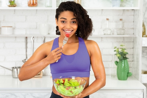 Comment tromper son cerveau pour manger moins sans frustration ?
