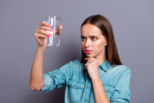 Boire de l'eau salée : bonne ou mauvaise idée ?