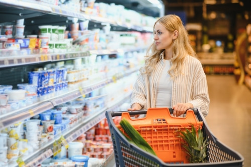 L’erreur fréquente des Français lors des courses : comment la vitesse peut compromettre votre santé
