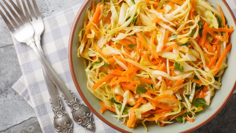 Le coleslaw est-il calorique ?