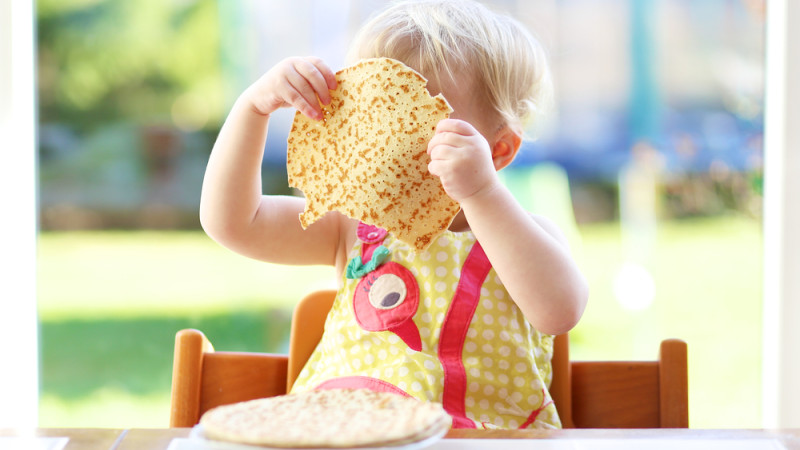 À partir de quel âge donner des crêpes à bébé ?