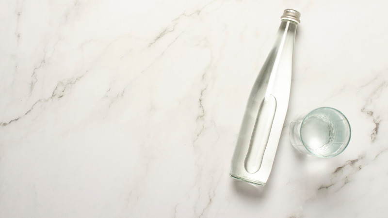Eau plate ou eau gazeuse : laquelle est la meilleure pour se désaltérer ?