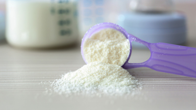 Comment bien conserver et préparer le lait infantile ?